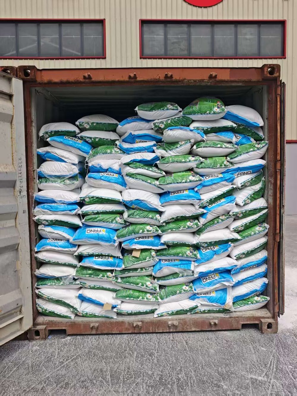 20ft container loaded with DCP 18% powder FANO bags